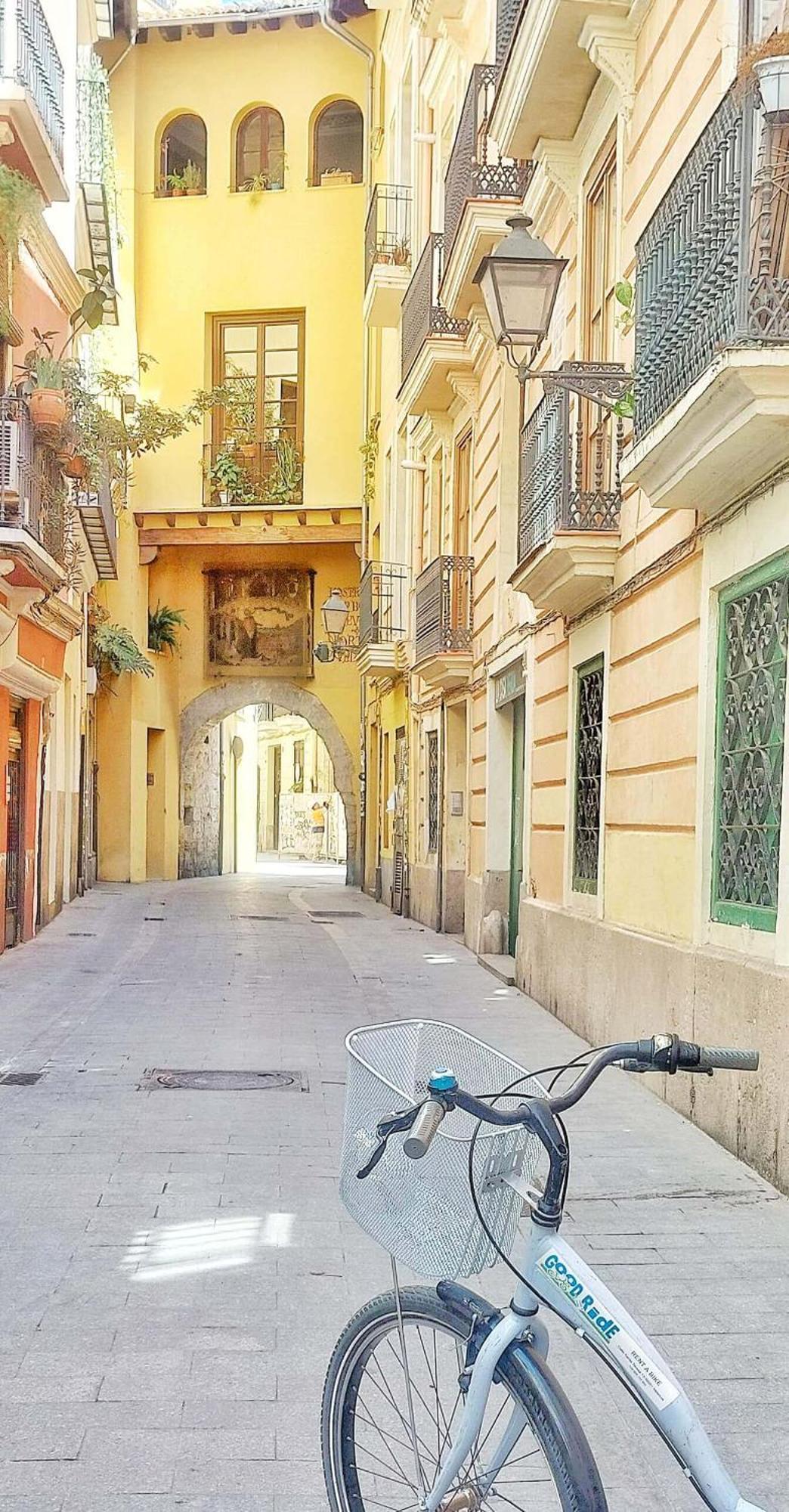 Hogar Vera Apartments&Bikes Valencia Exterior photo